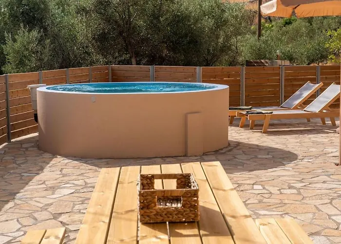 Tzortzatos Tiny Holiday home