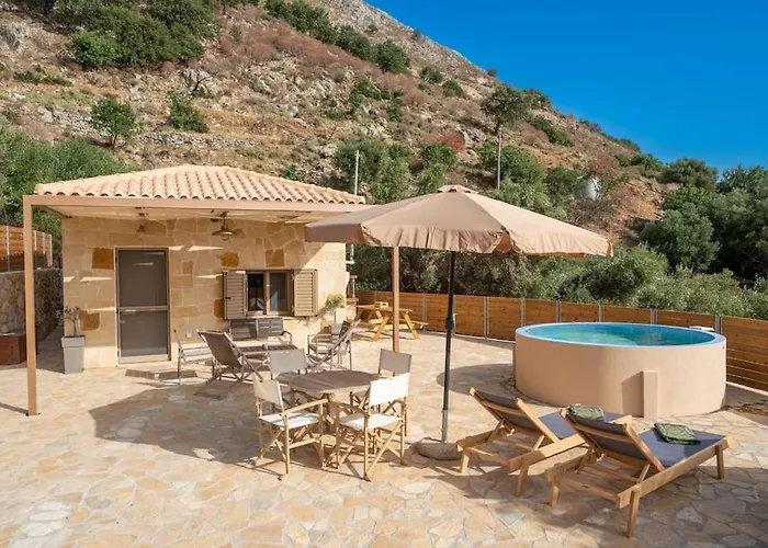 Holiday home Tzortzatos Tiny Kourouklata