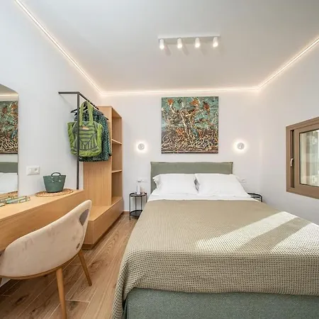 Tzortzatos Tiny * Kourouklata