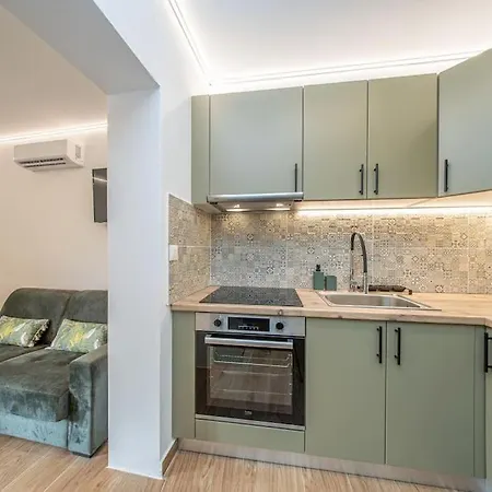 Tzortzatos Tiny בית נופש