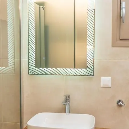 Tzortzatos Tiny Kourouklata