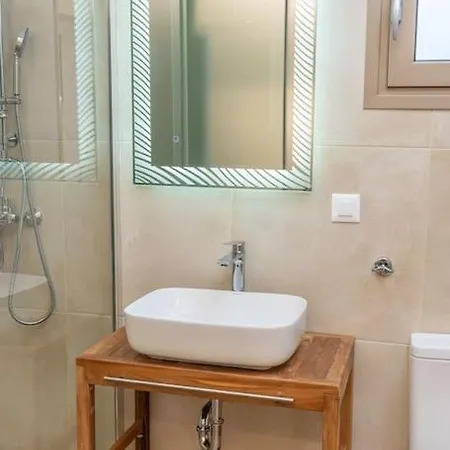 Tzortzatos Tiny בית נופש Kourouklata