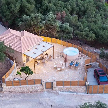 Tzortzatos Tiny בית נופש